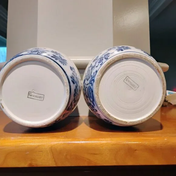 Vintage Germany Porcelain Blue Onion Rice & Barley Canisters No Lids Set of 2 - Picture 6 of 9